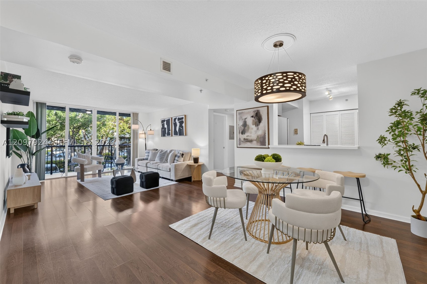 649 E Sheridan St #203, Dania Beach FL 33004