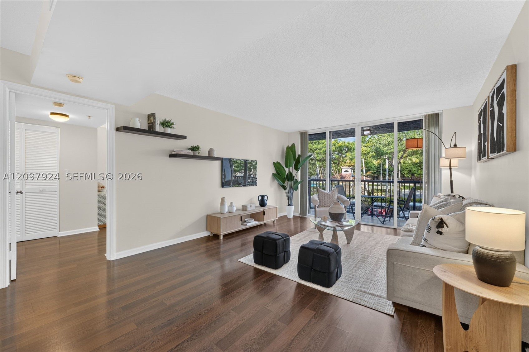 649 E Sheridan St #203, Dania Beach FL 33004