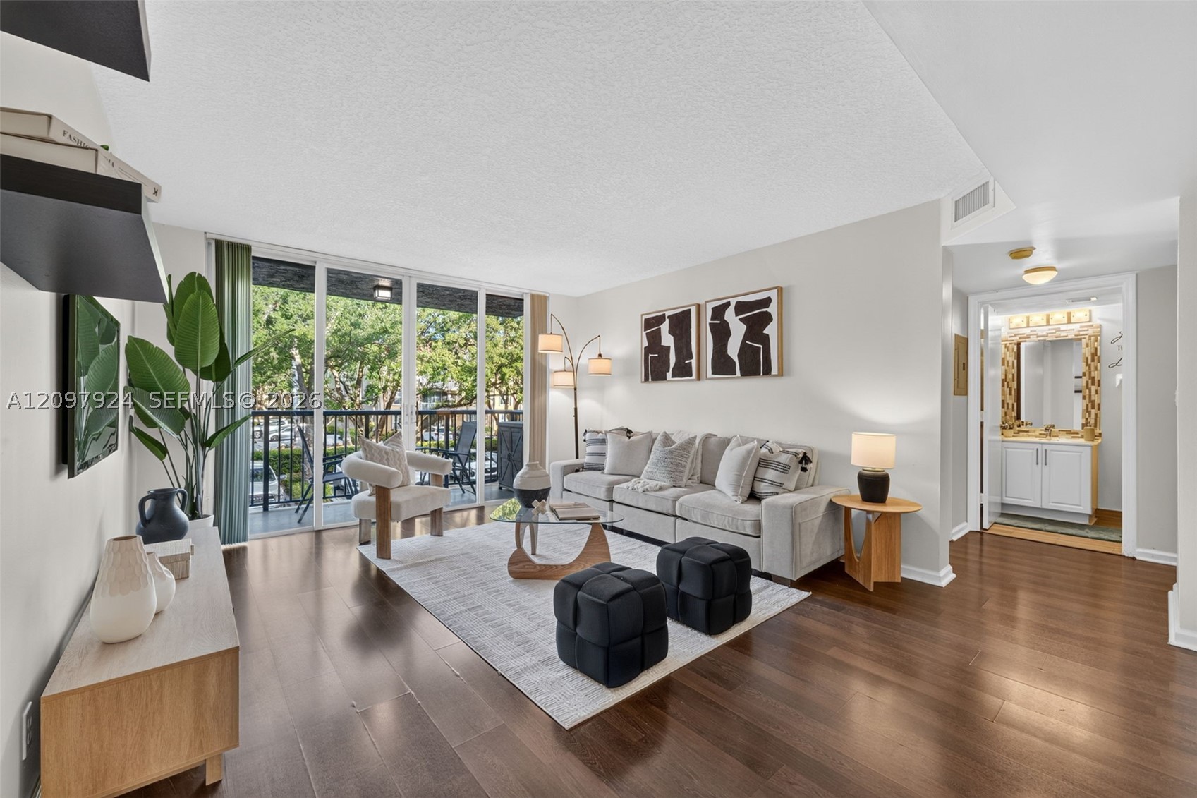 649 E Sheridan St #203, Dania Beach FL 33004