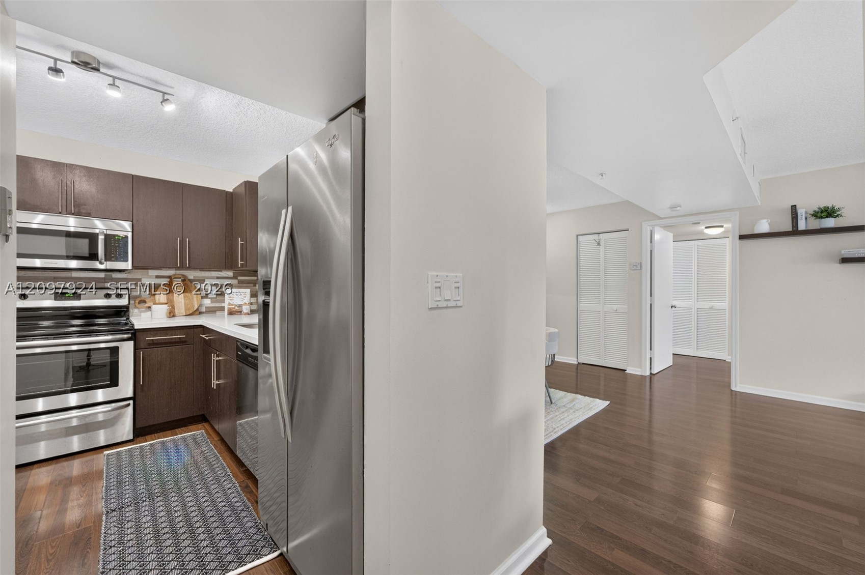 649 E Sheridan St #203, Dania Beach FL 33004