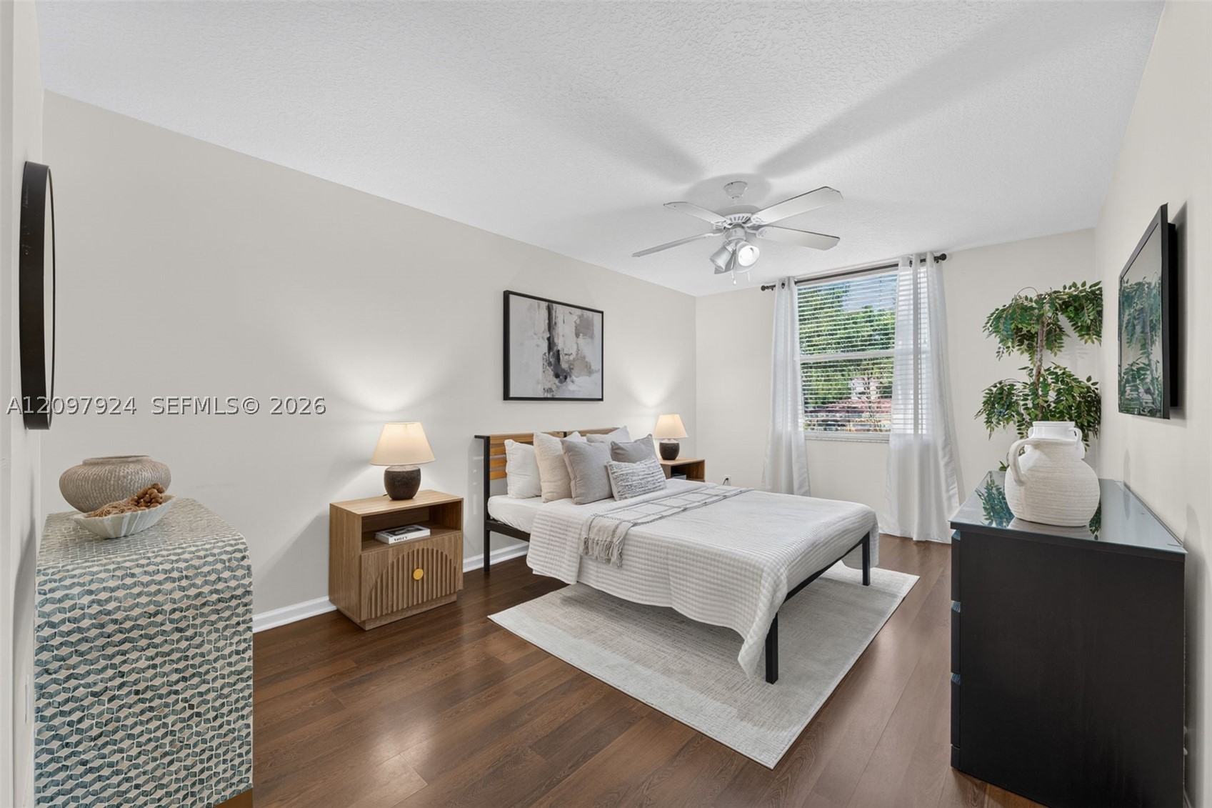 649 E Sheridan St #203, Dania Beach FL 33004