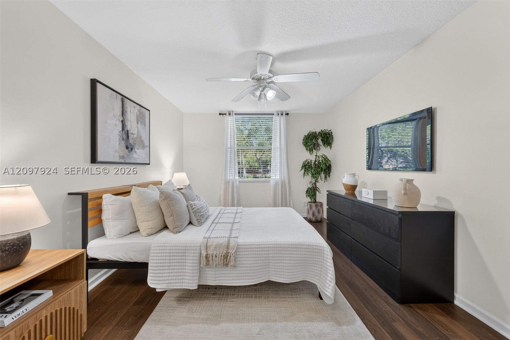 649 E Sheridan St #203, Dania Beach FL 33004