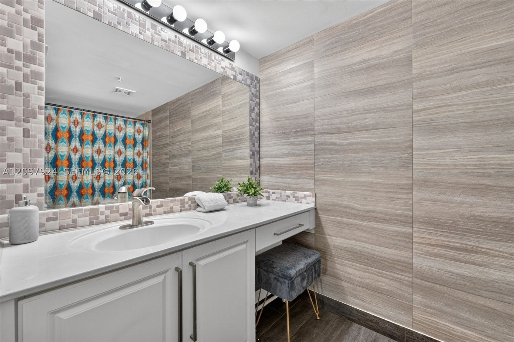 649 E Sheridan St #203, Dania Beach FL 33004