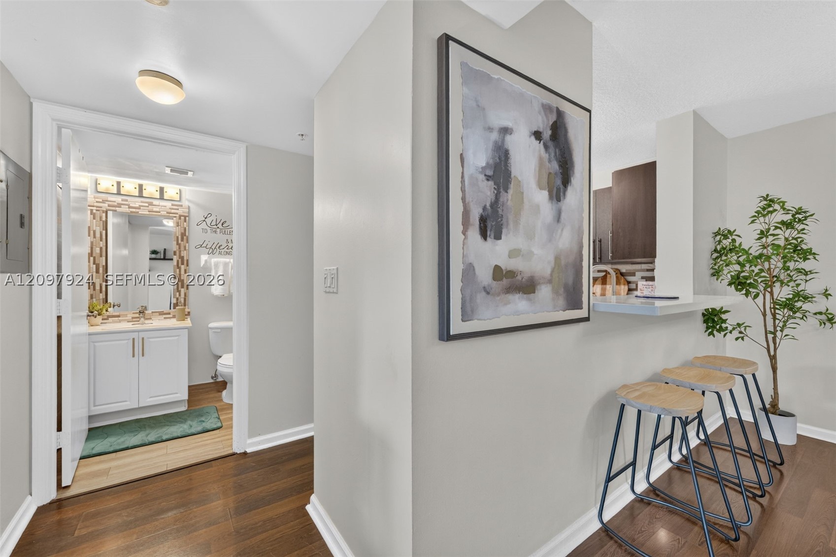 649 E Sheridan St #203, Dania Beach FL 33004