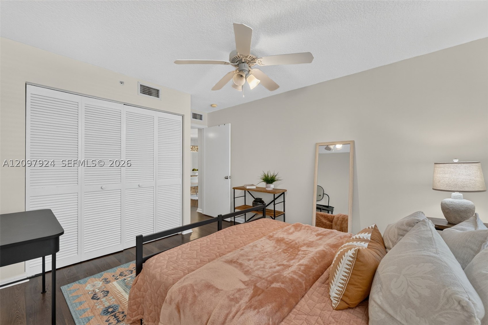 649 E Sheridan St #203, Dania Beach FL 33004