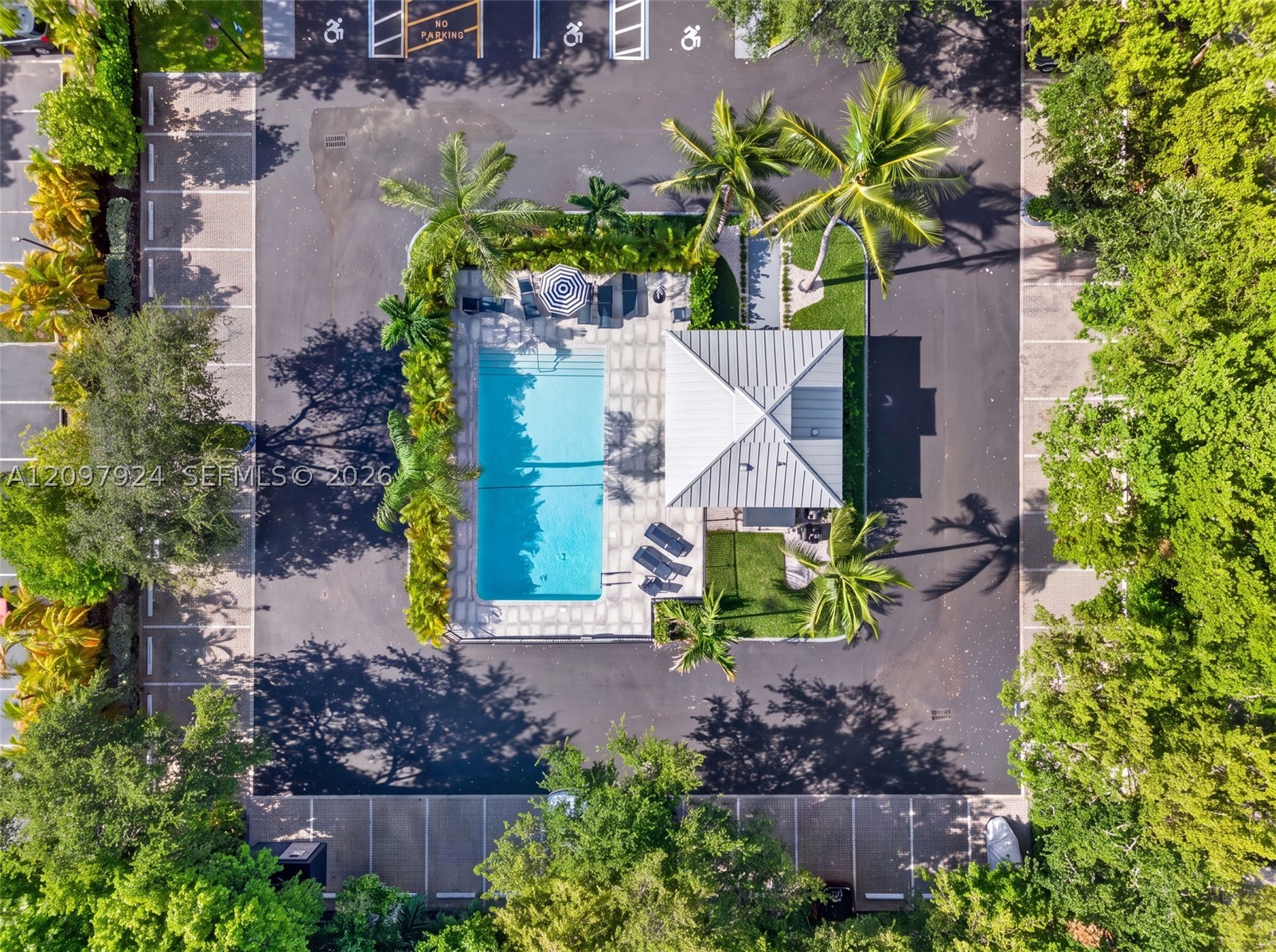 649 E Sheridan St #203, Dania Beach FL 33004