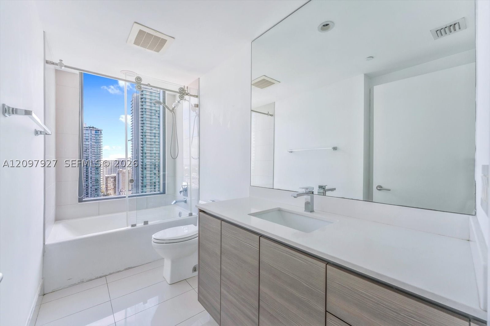460 NE 28th St #3301, Miami FL 33137