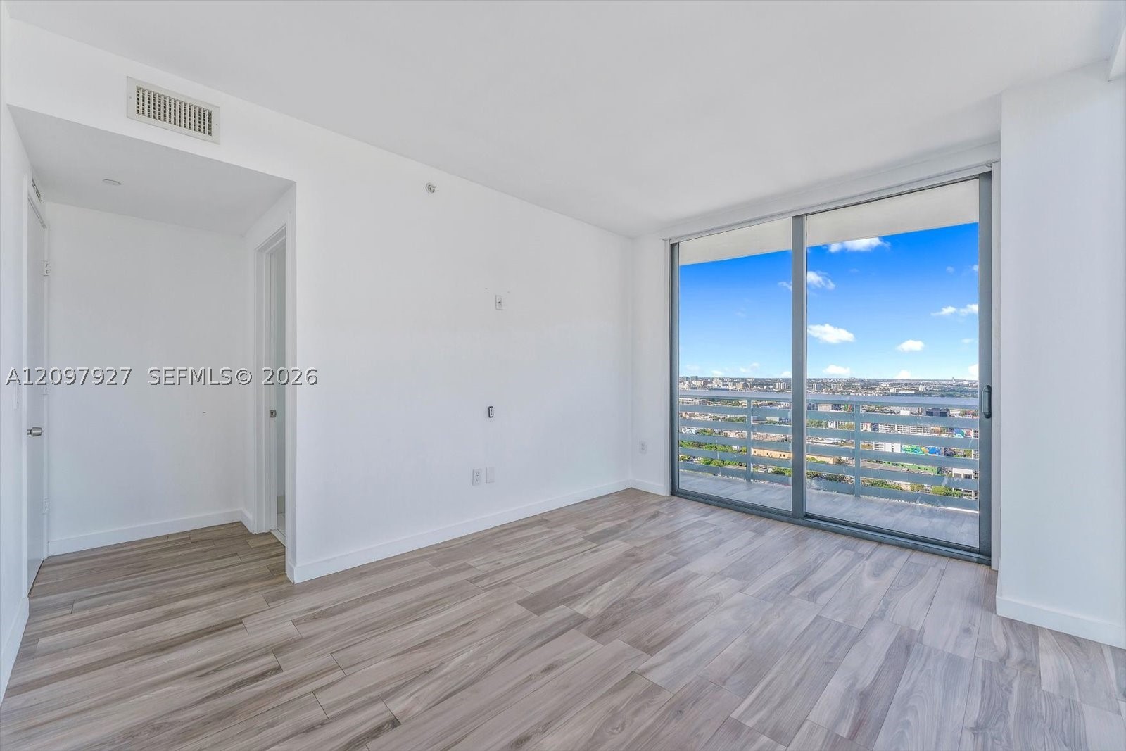 460 NE 28th St #3301, Miami FL 33137