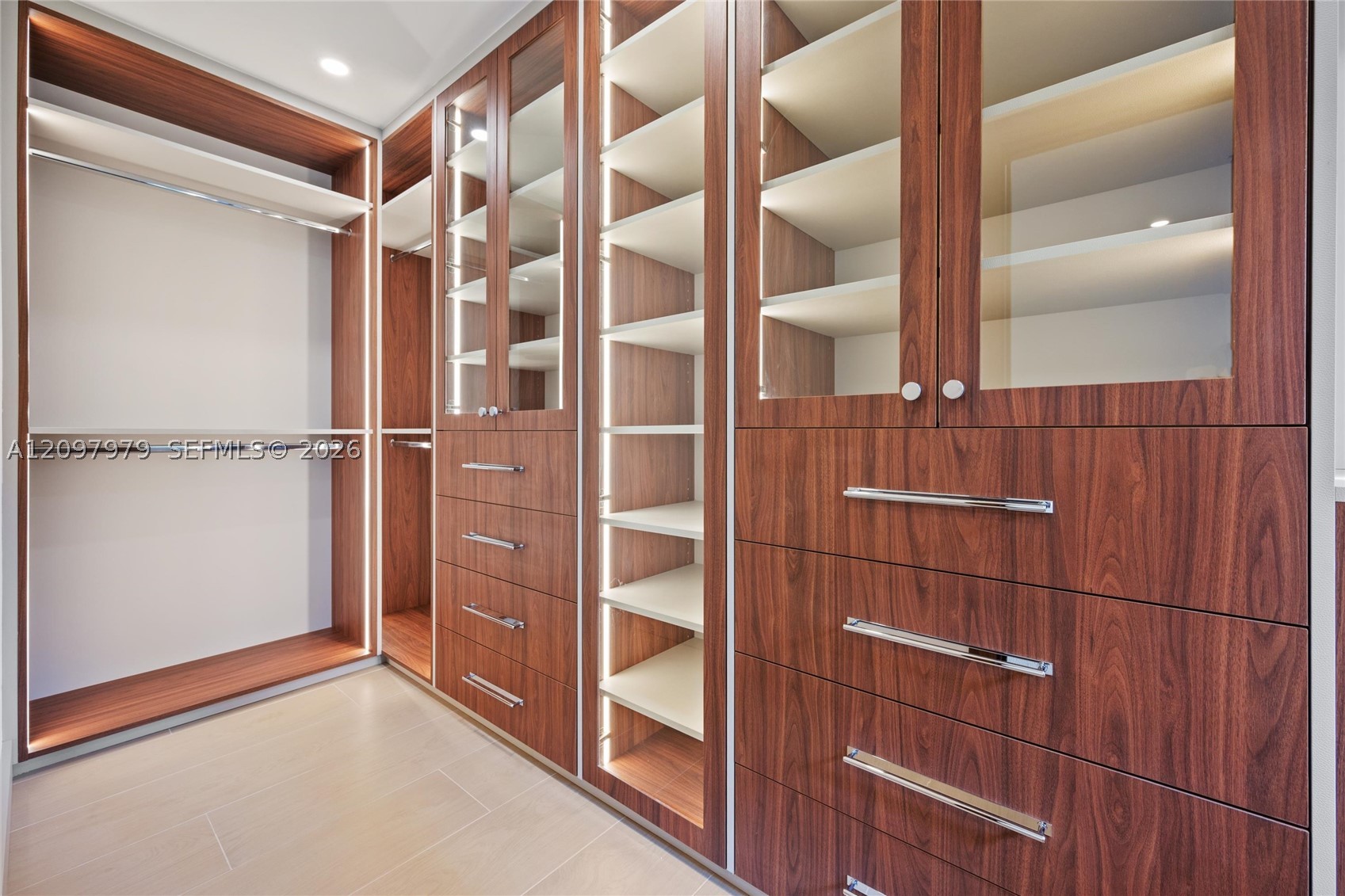1320 Alhambra Cir, Coral Gables FL 33134