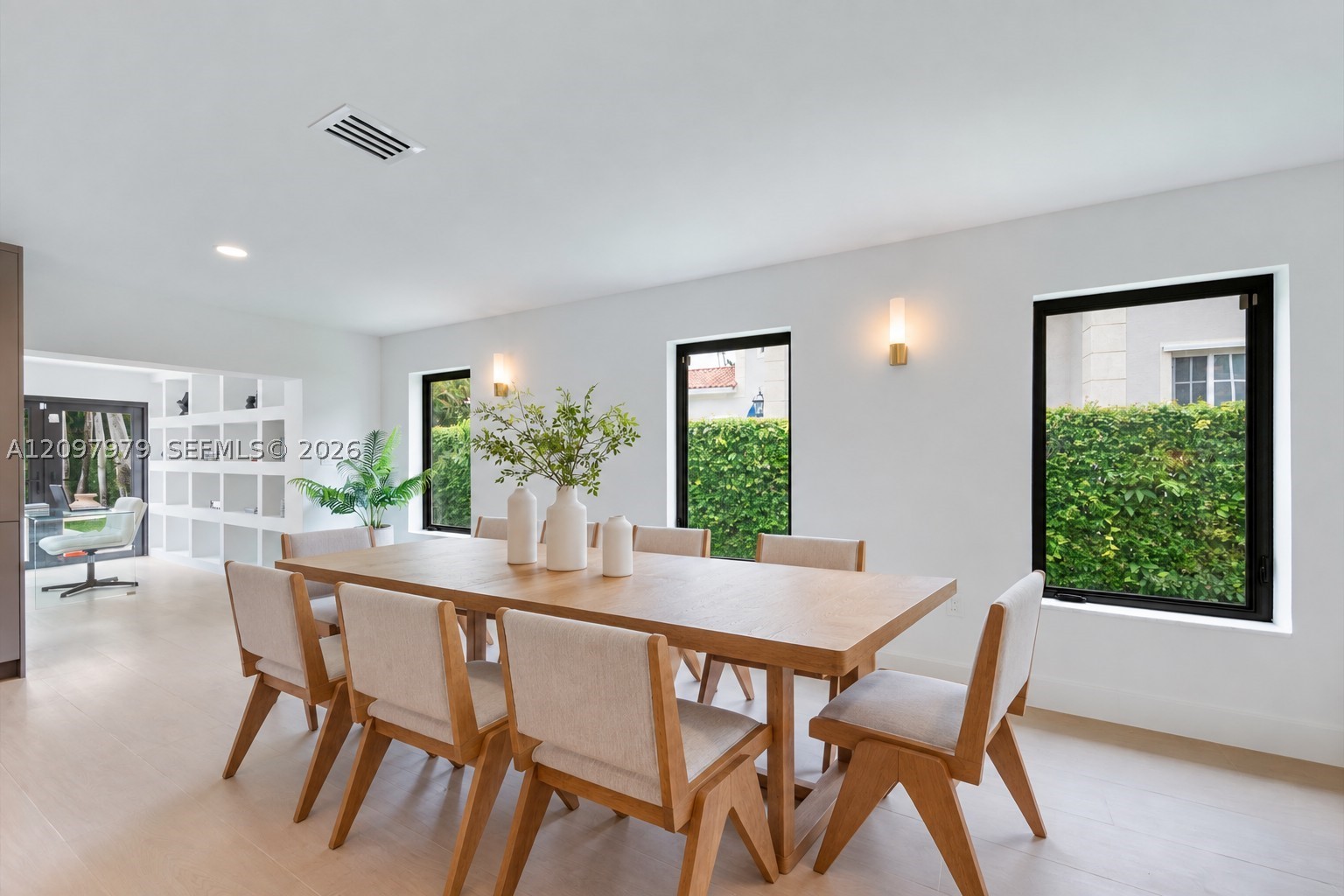 1320 Alhambra Cir, Coral Gables FL 33134