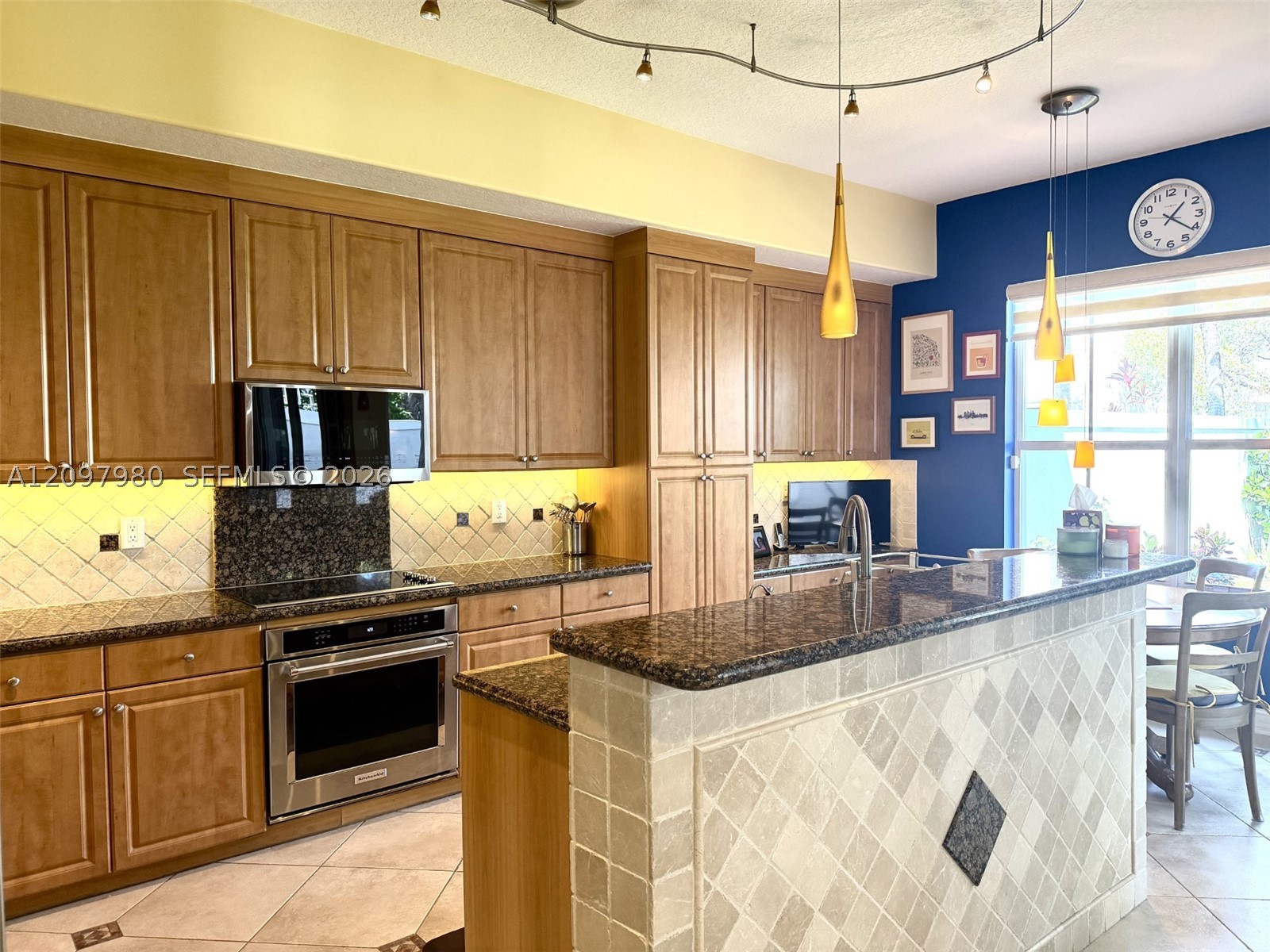3191 NE 211th Ter, Aventura FL 33180
