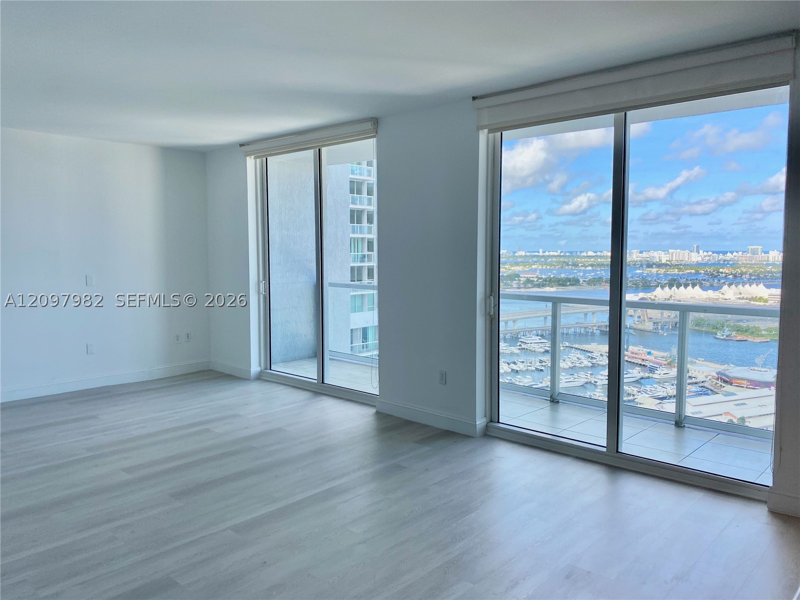 253 NE 2nd St #3007, Miami FL 33132