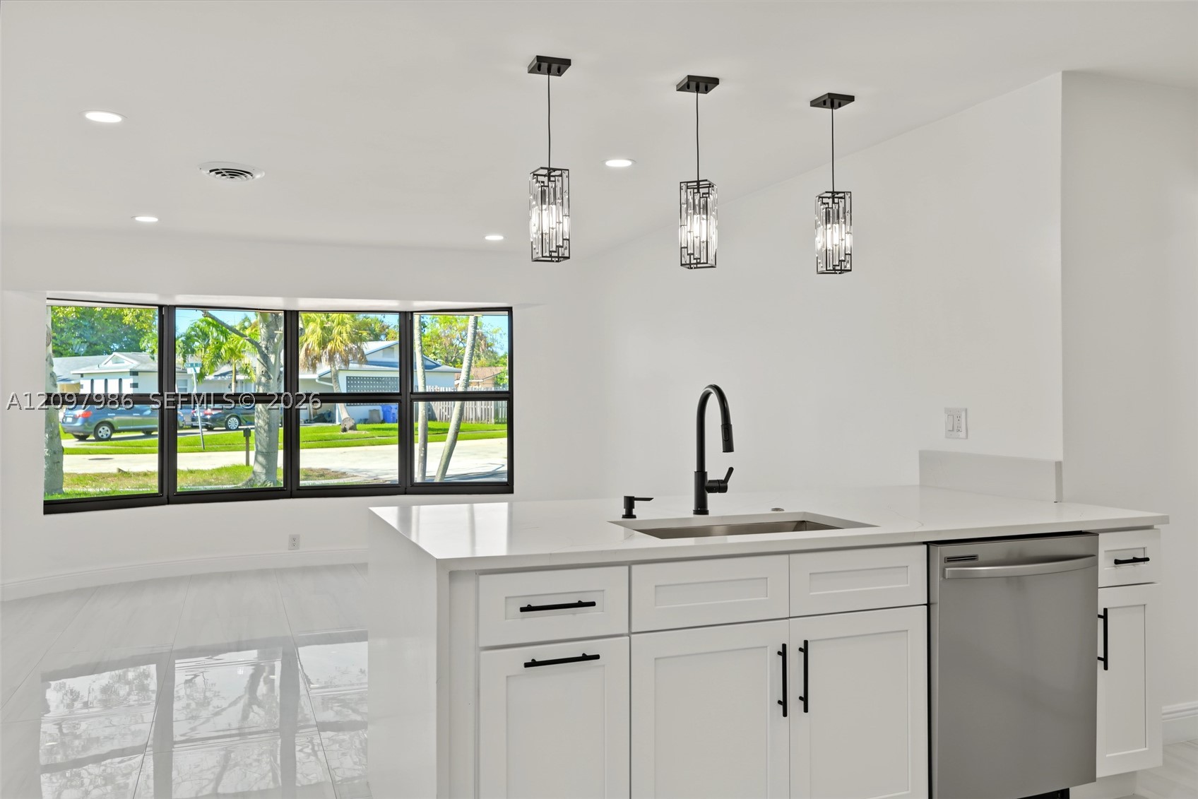 6551 NW 8th Ct, Margate FL 33063