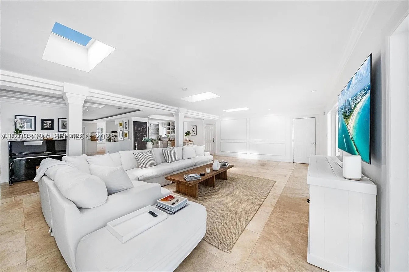 1255 NE 93rd St, Miami Shores FL 33138