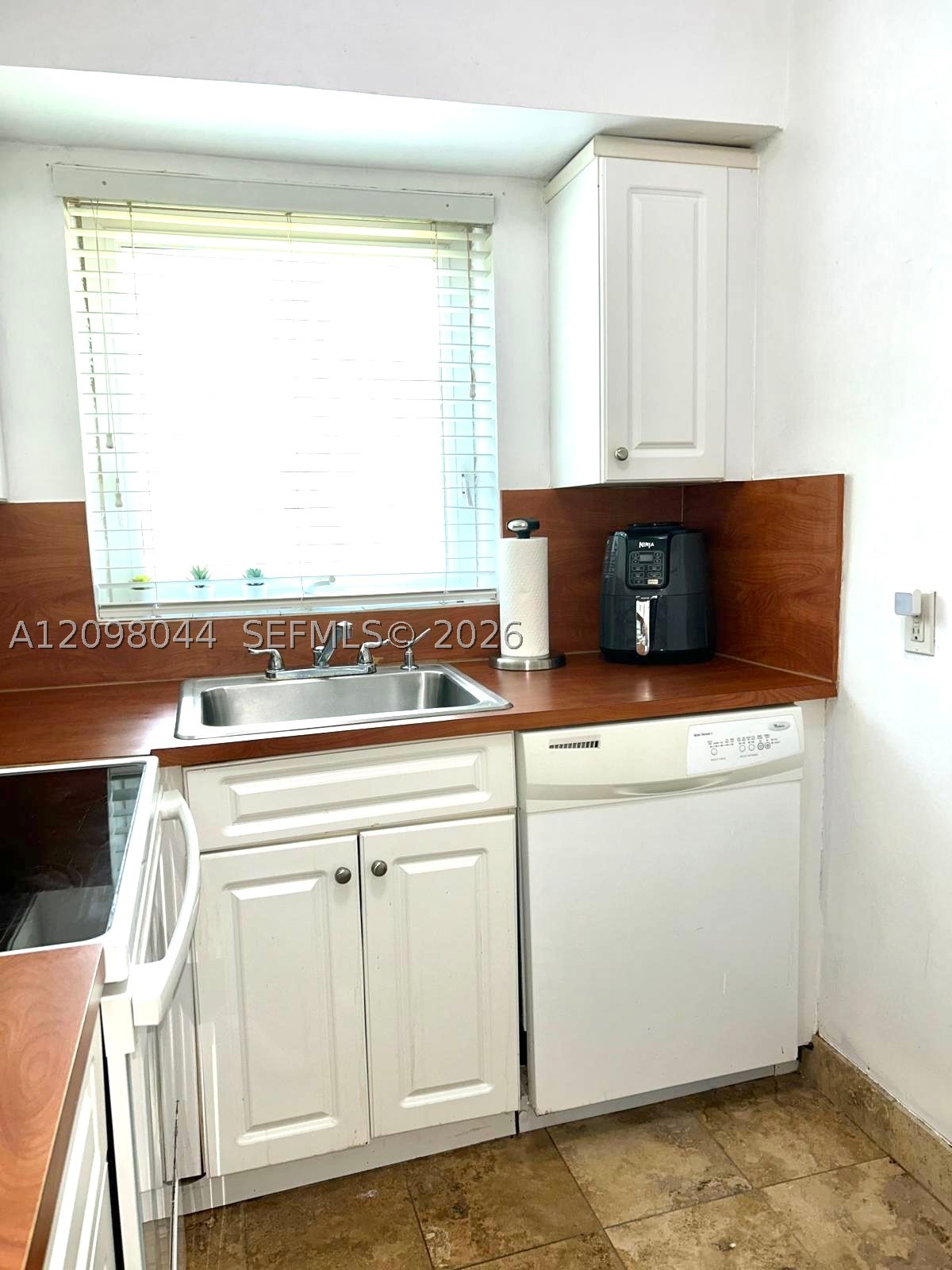 5531 SW 78th St #A, Miami FL 33143
