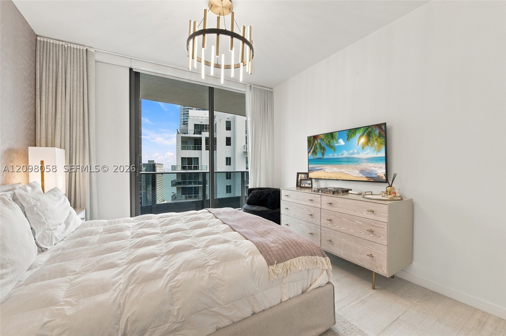 1000 Brickell Plz #3401, Miami FL 33131
