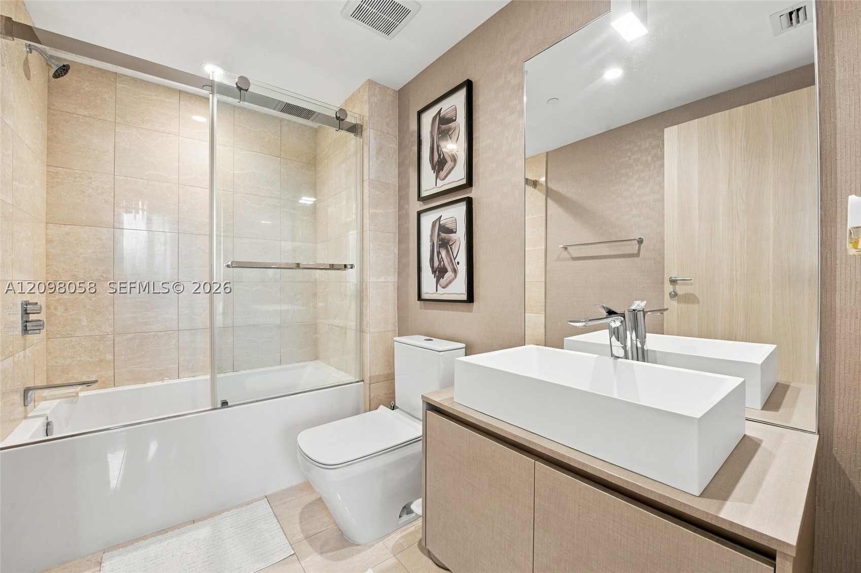 1000 Brickell Plz #3401, Miami FL 33131