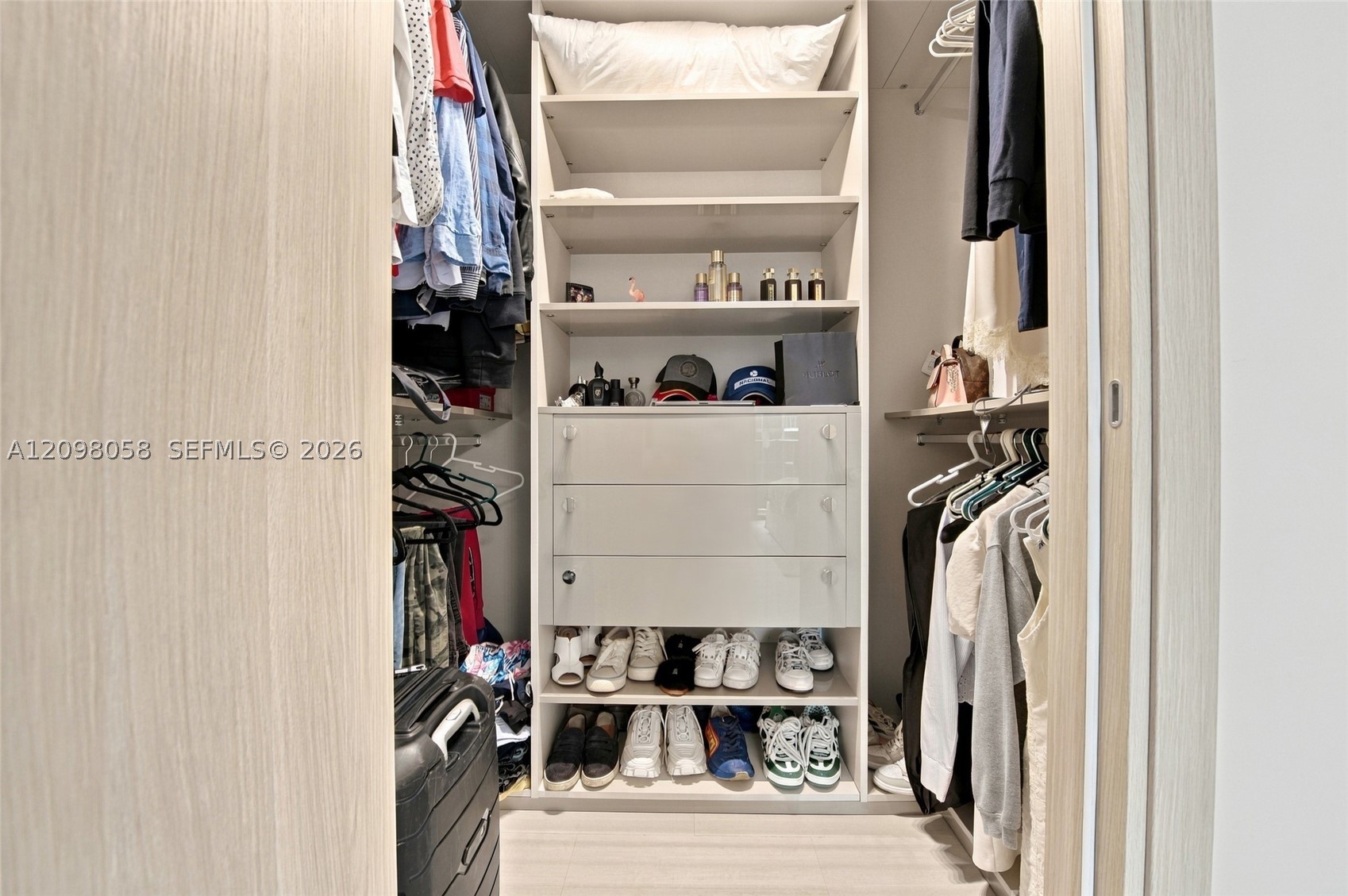 1000 Brickell Plz #3401, Miami FL 33131