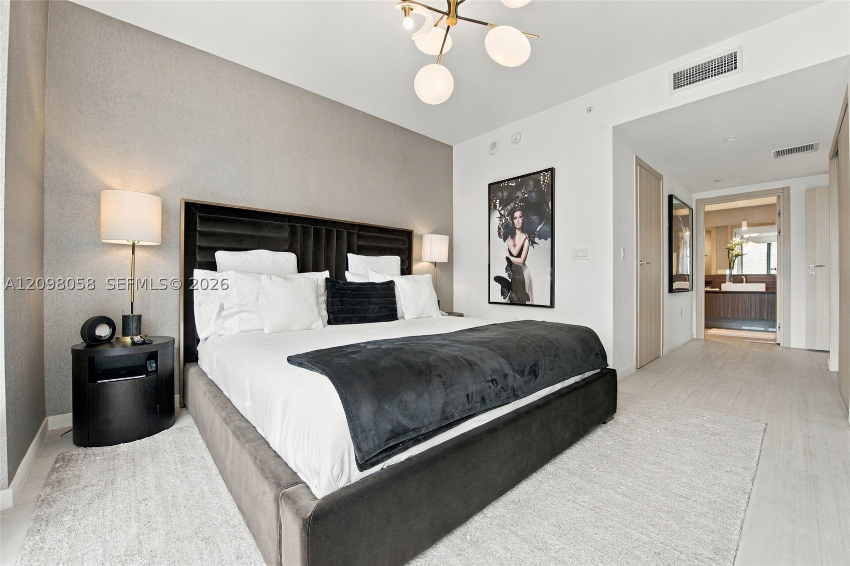 1000 Brickell Plz #3401, Miami FL 33131