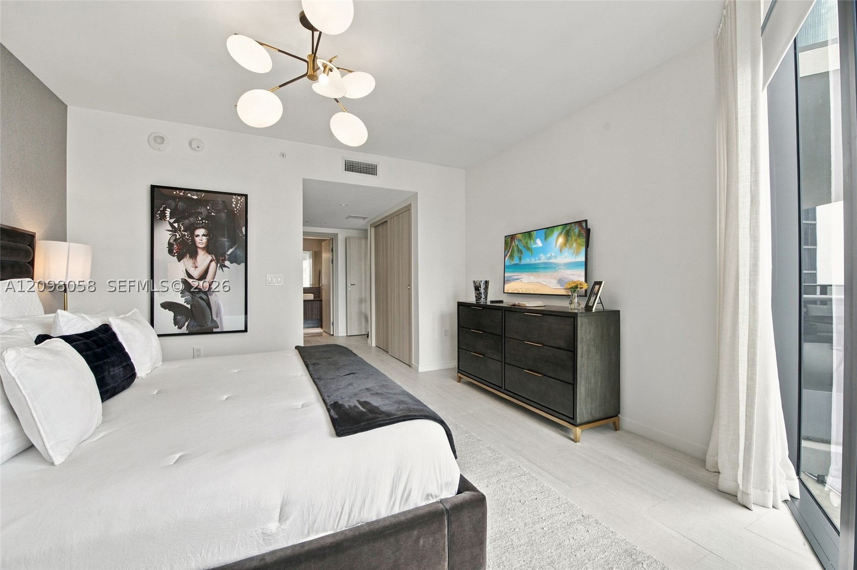 1000 Brickell Plz #3401, Miami FL 33131