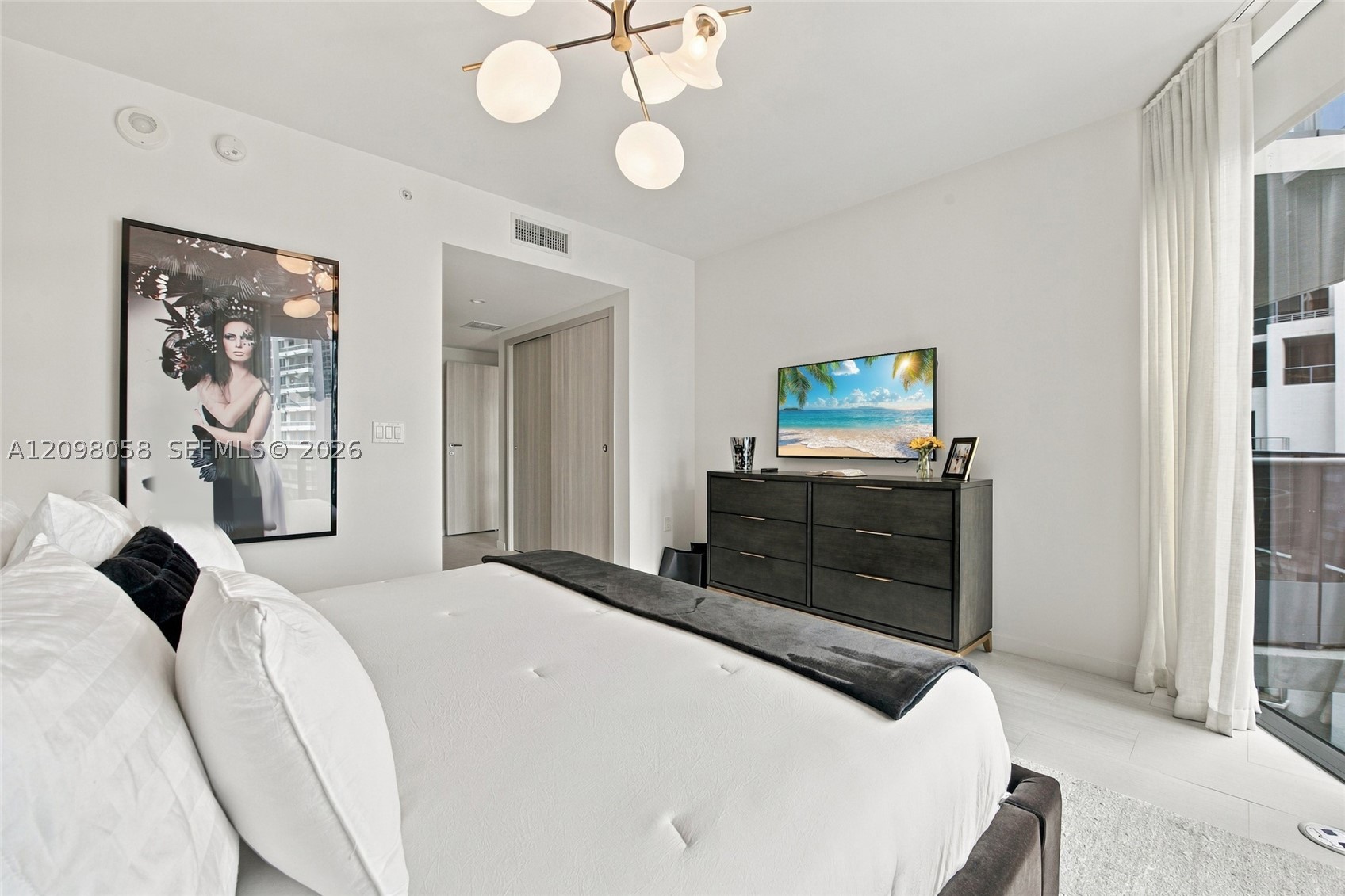 1000 Brickell Plz #3401, Miami FL 33131