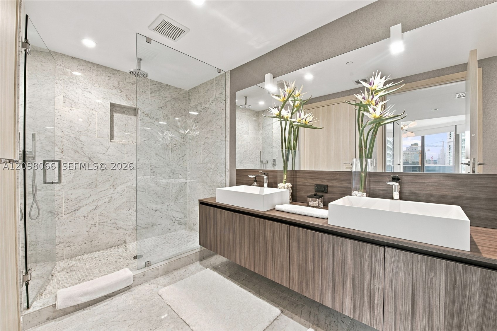1000 Brickell Plz #3401, Miami FL 33131