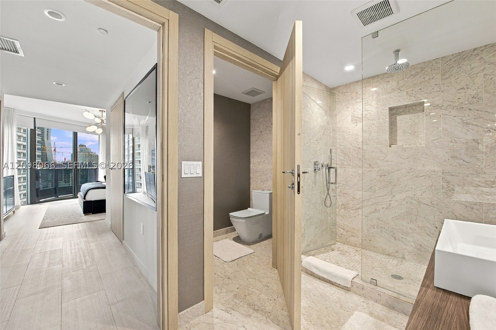 1000 Brickell Plz #3401, Miami FL 33131