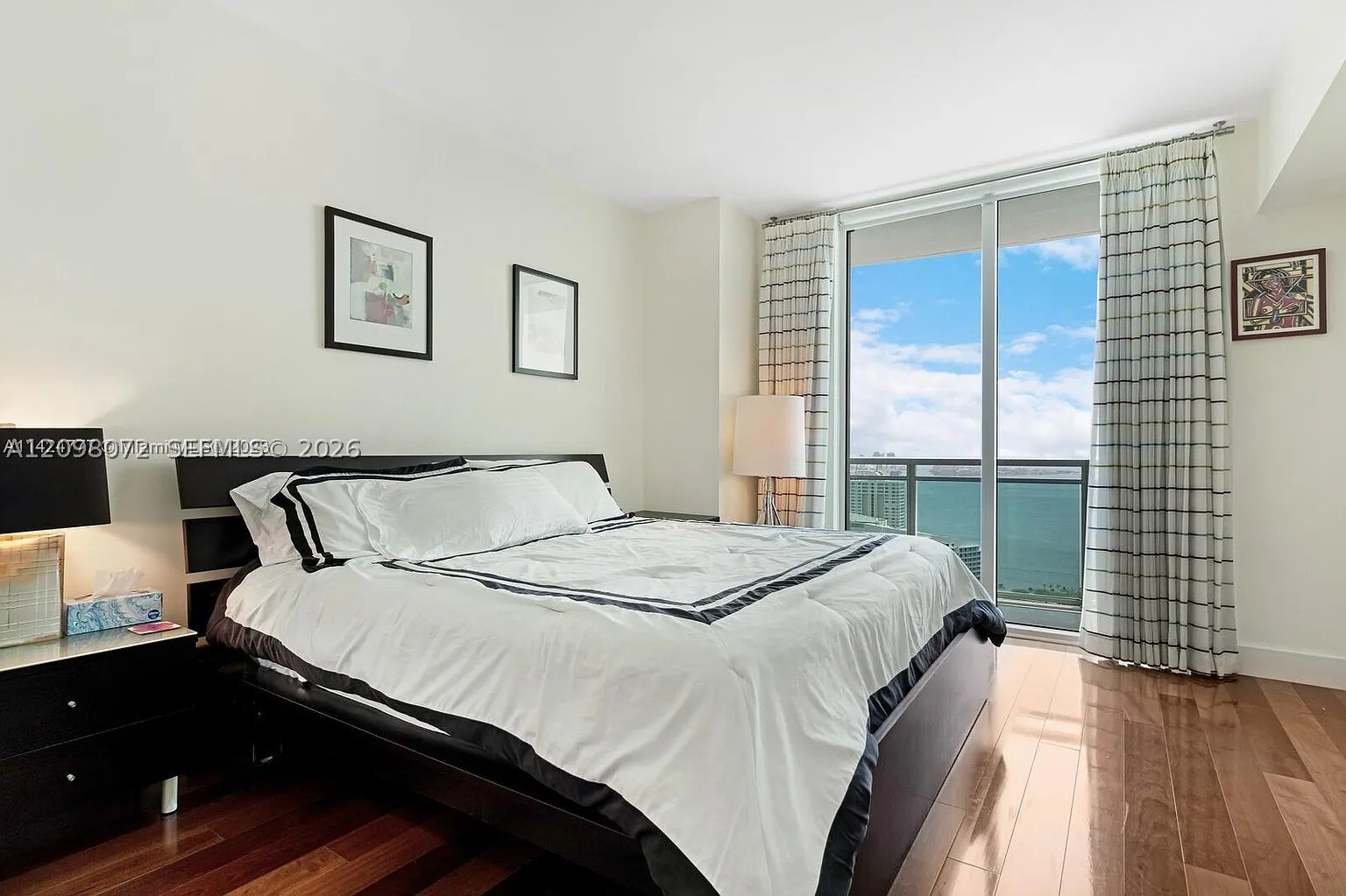 950 Brickell Bay Dr #3710, Miami FL 33131