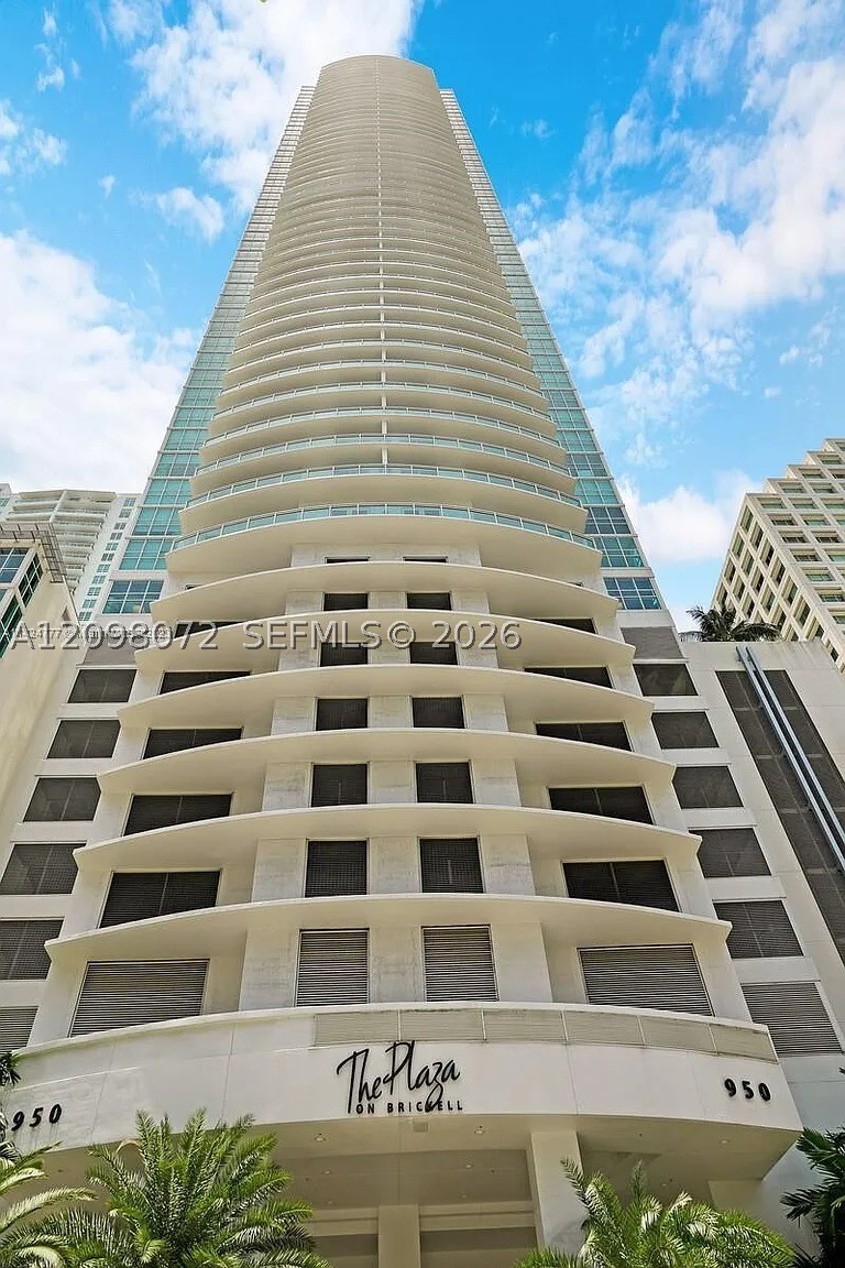 950 Brickell Bay Dr #3710, Miami FL 33131