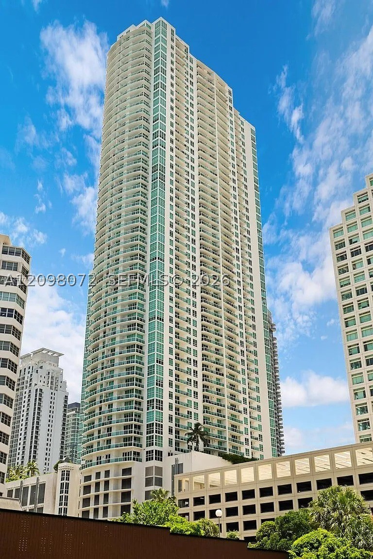 950 Brickell Bay Dr #3710, Miami FL 33131