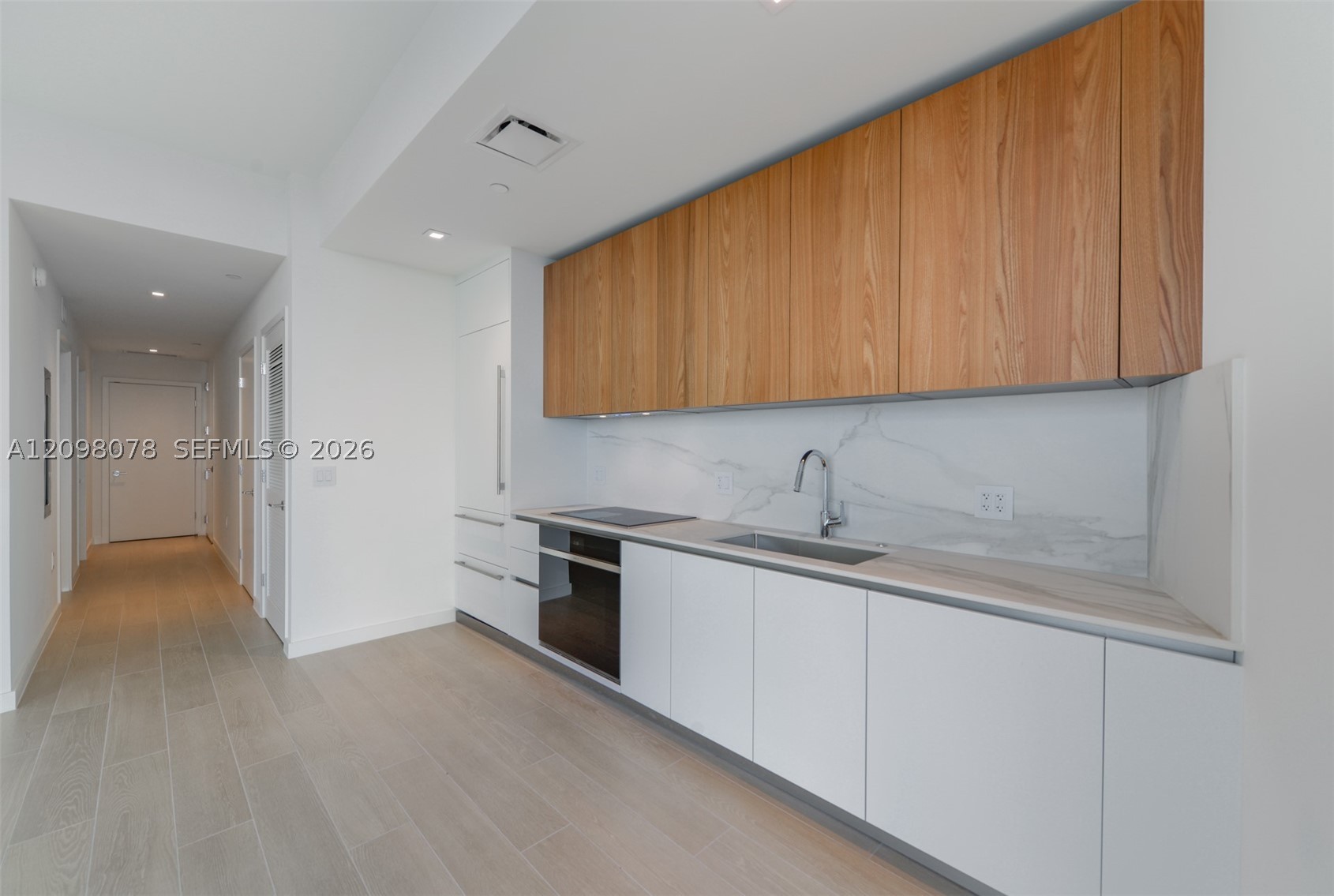 1400 Biscayne Blvd #2207, Miami FL 33132