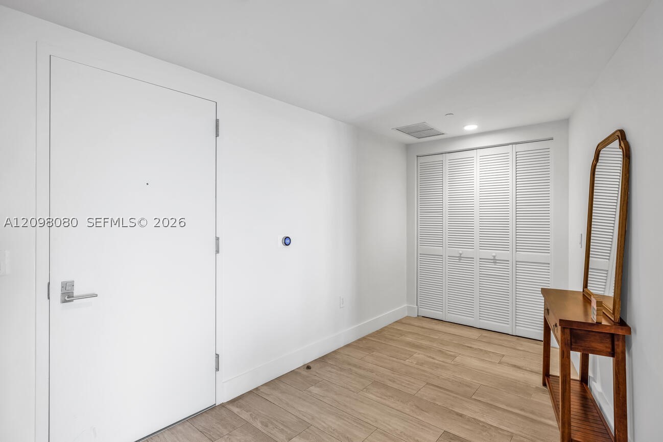 121 NE 34th St #1514, Miami FL 33137