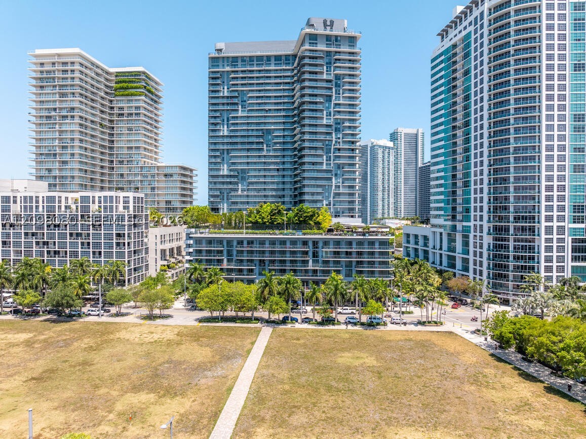 121 NE 34th St #1514, Miami FL 33137