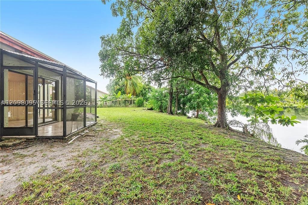 Lauderhill FL 33351 - A12098095
