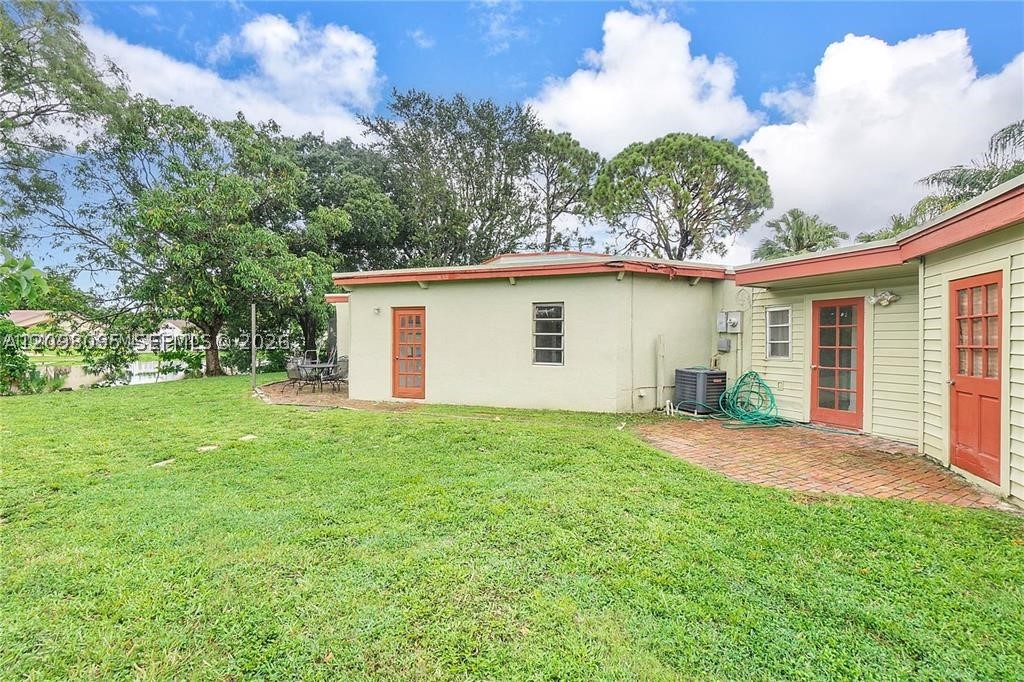 Lauderhill FL 33351 - A12098095