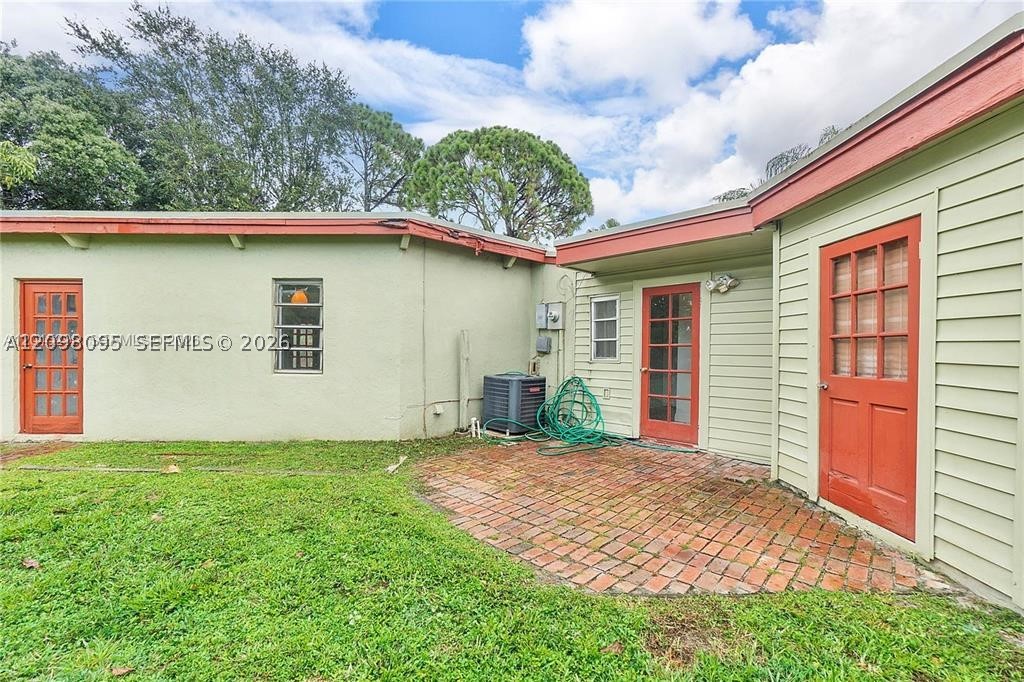 Lauderhill FL 33351 - A12098095