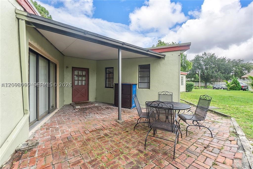 Lauderhill FL 33351 - A12098095