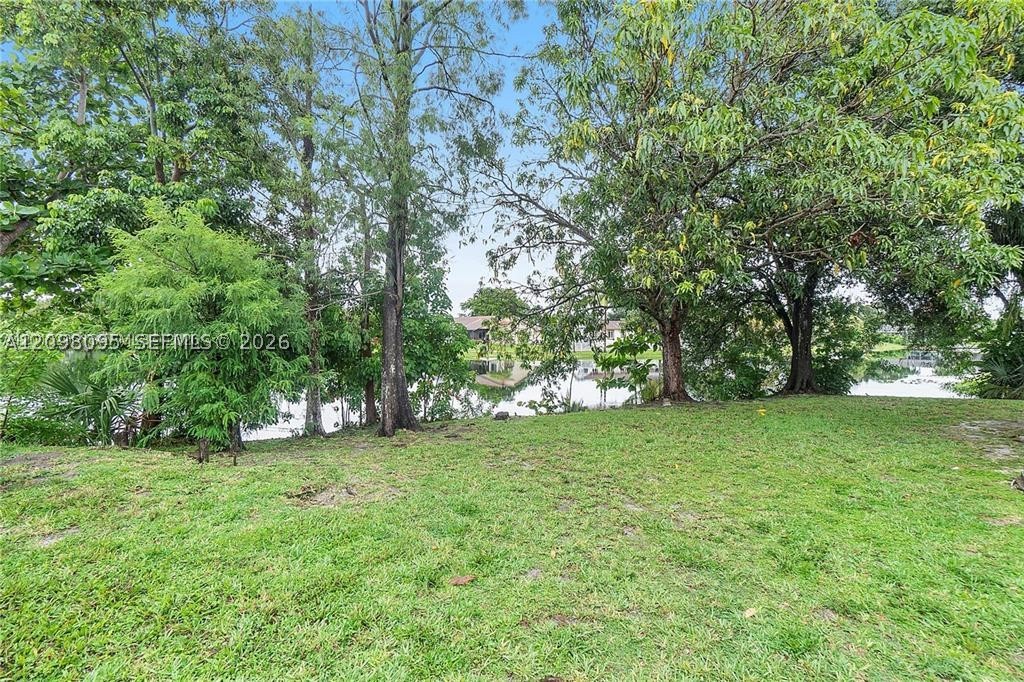 Lauderhill FL 33351 - A12098095