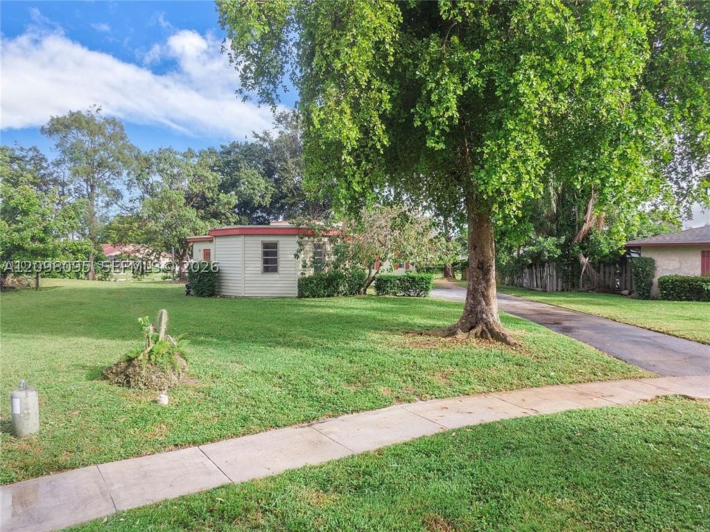 Lauderhill FL 33351 - A12098095