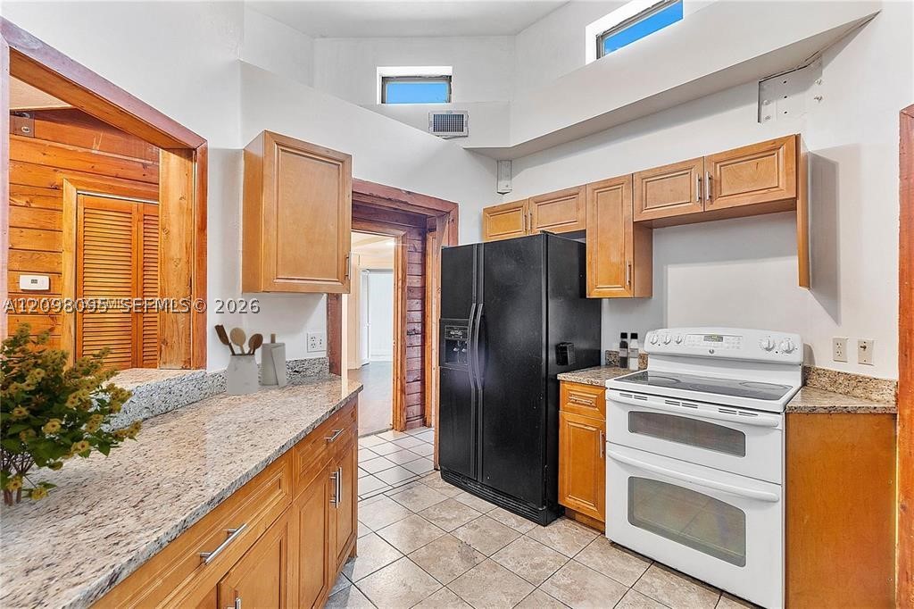 Lauderhill FL 33351 - A12098095