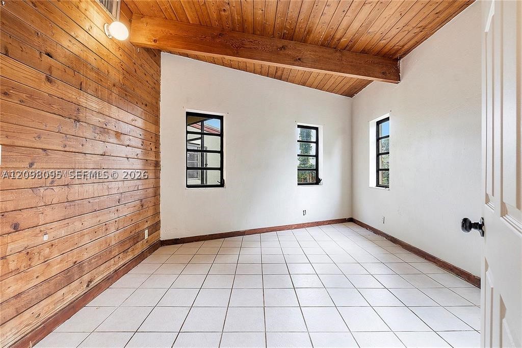Lauderhill FL 33351 - A12098095