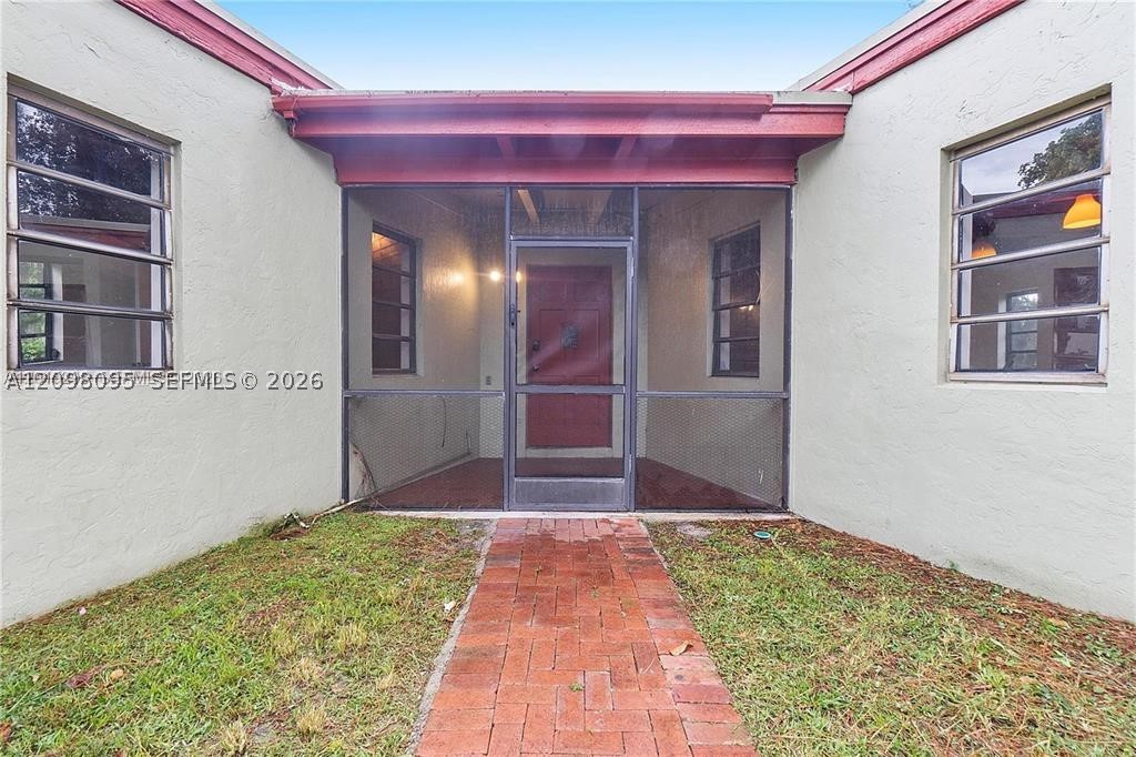 Lauderhill FL 33351 - A12098095