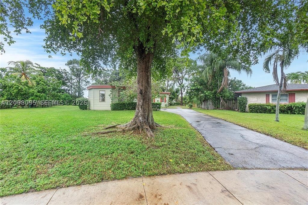 Lauderhill FL 33351 - A12098095