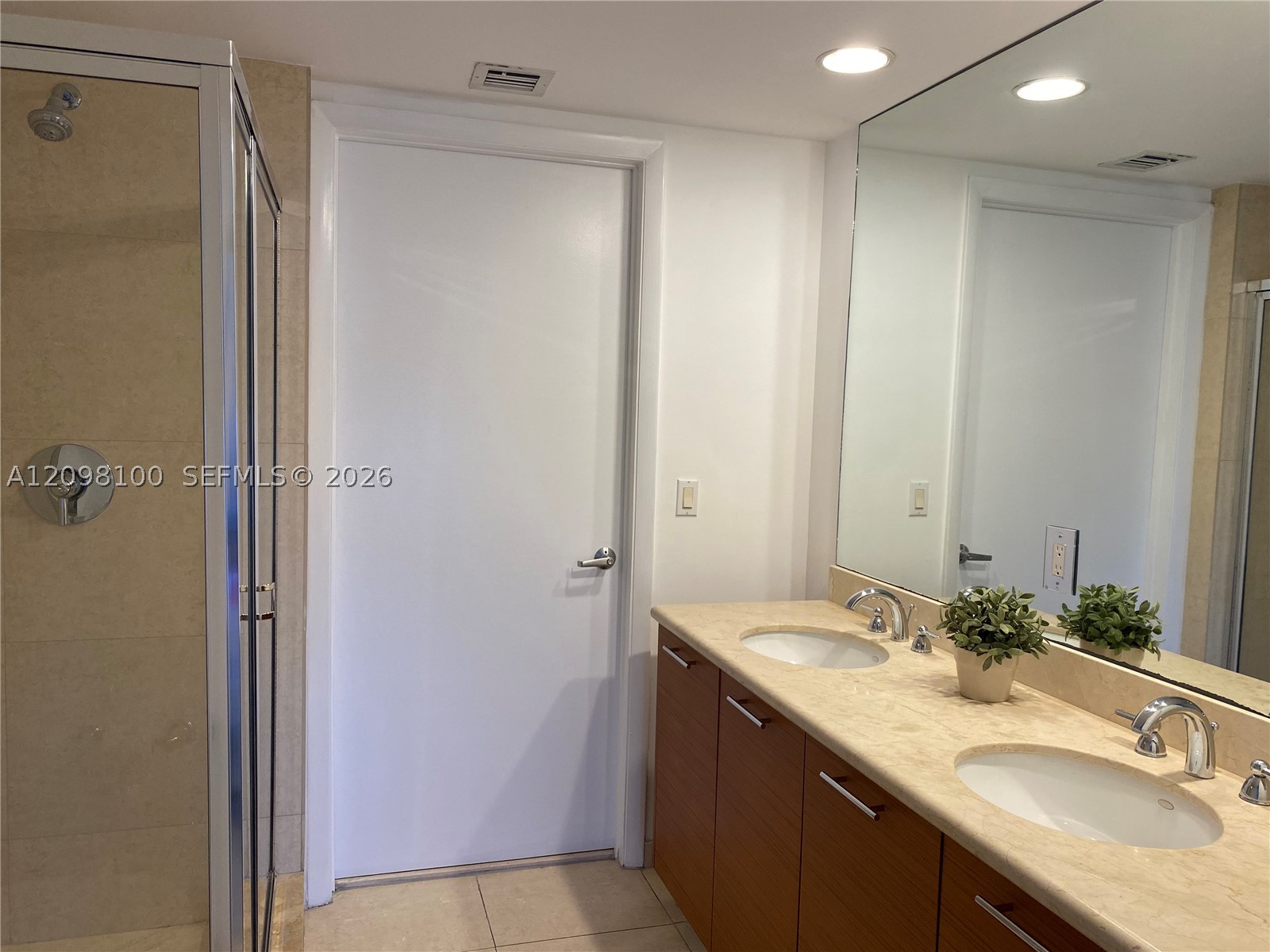 50 Biscayne Blvd #1508, Miami FL 33132