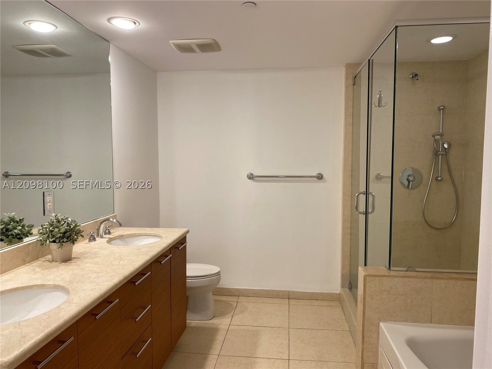 50 Biscayne Blvd #1508, Miami FL 33132