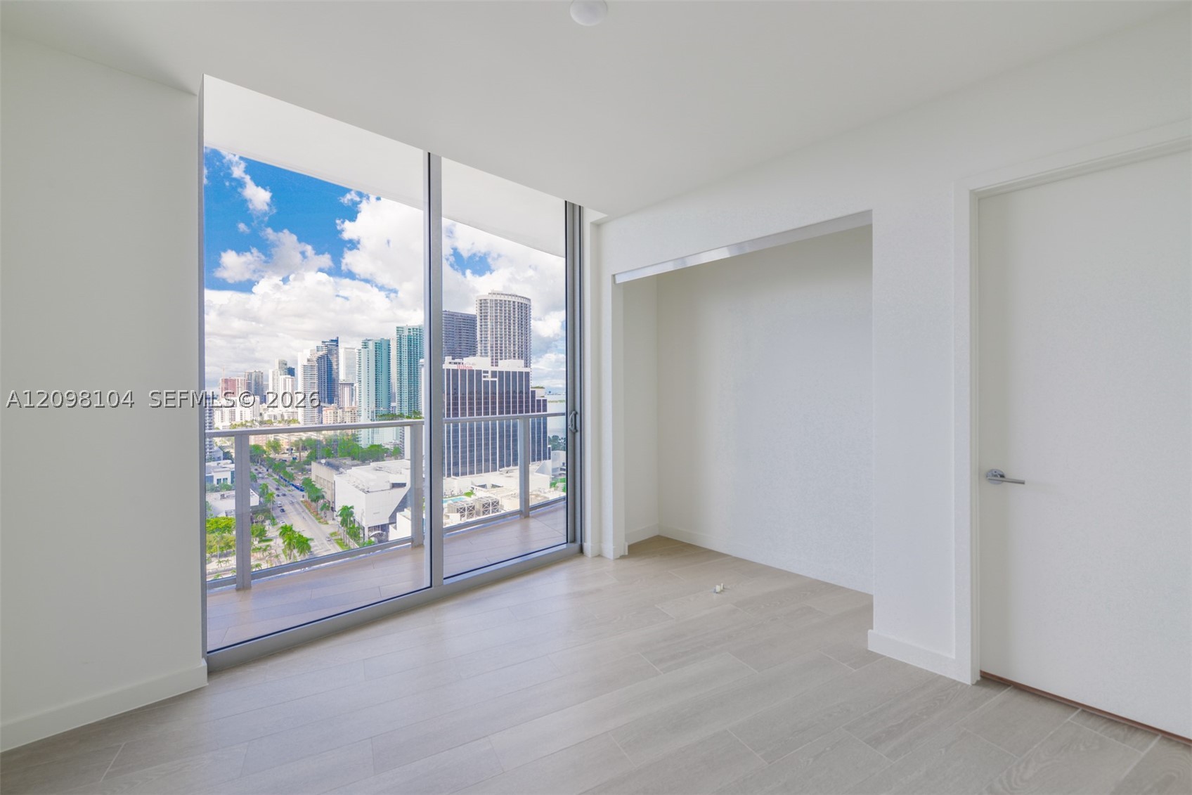 1400 Biscayne Blvd #2207, Miami FL 33132