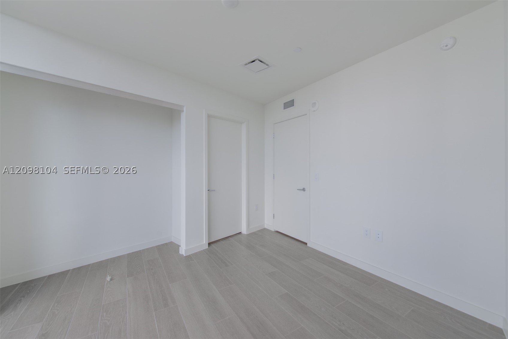 1400 Biscayne Blvd #2207, Miami FL 33132
