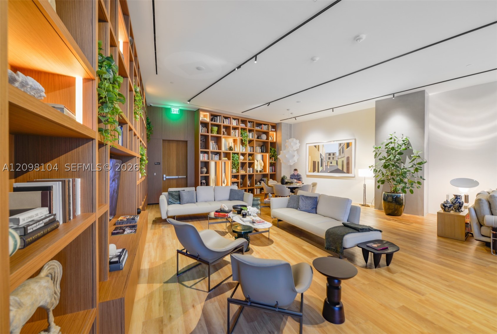 1400 Biscayne Blvd #2207, Miami FL 33132