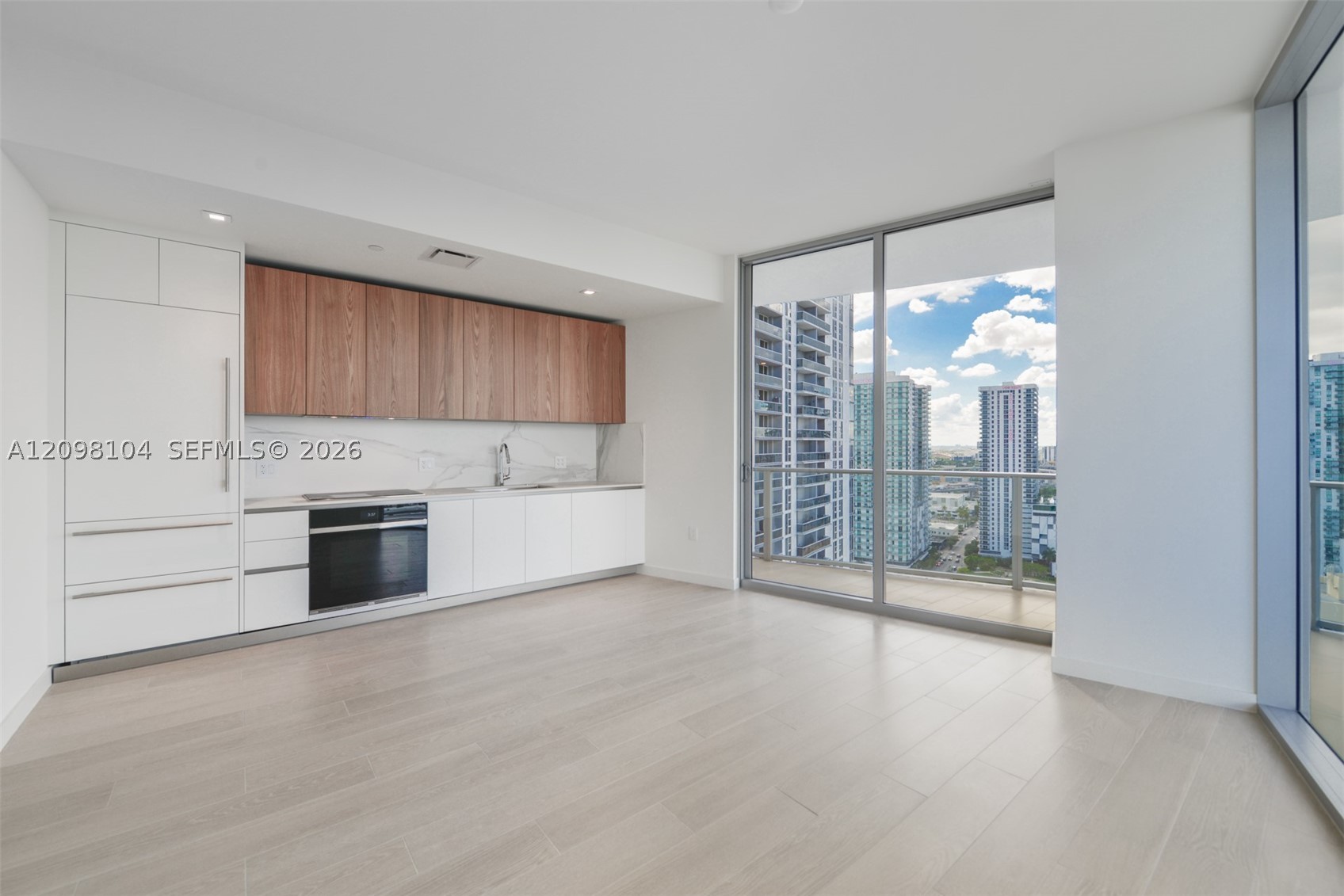 1400 Biscayne Blvd #2207, Miami FL 33132