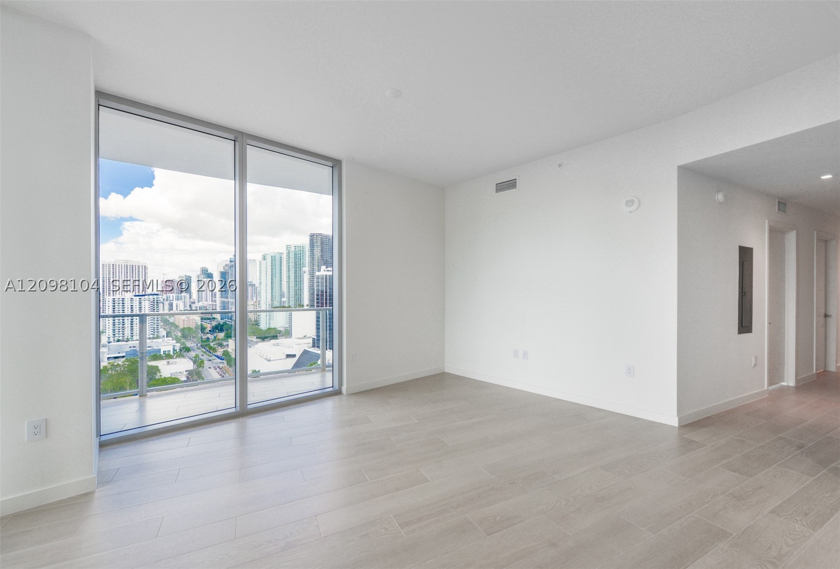 1400 Biscayne Blvd #2207, Miami FL 33132